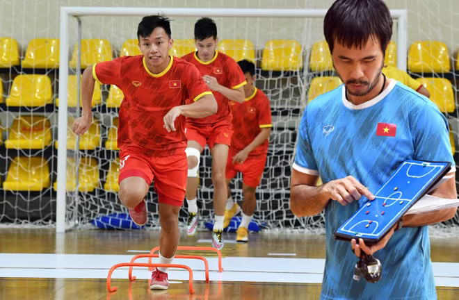 Thầy trò HLV Phạm Minh Giang tích cực chuẩn bị cho trận gặp Brazil Thầy trò HLV Phạm Minh Giang tích cực chuẩn bị cho trận gặp Brazil