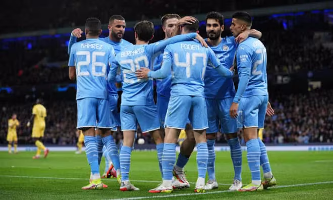 Man City trở lại ngôi đầu bảng