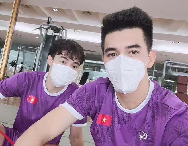 Tiến Linh (phả) và Văn Toàn đã khỏi Covid-19 Tiến Linh (phả) và Văn Toàn đã khỏi Covid-19