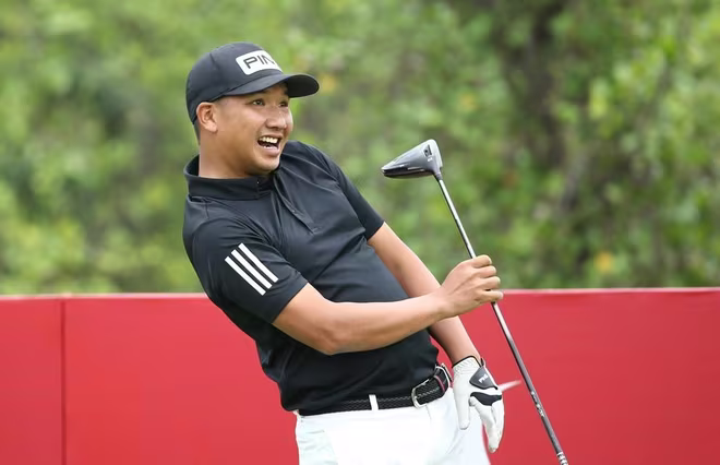Golfer Phạm Minh Phong gây bất ngờ ở ngày mở màn giải golf vô địch quốc gia 2022 Golfer Phạm Minh Phong gây bất ngờ ở ngày mở màn giải golf vô địch quốc gia 2022