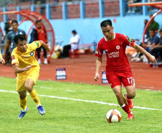 Viettel FC (đỏ) chia điểm không bàn thắng ở Khánh Hòa Viettel FC (đỏ) chia điểm không bàn thắng ở Khánh Hòa