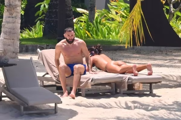 Karim Benzema rất đào hoa Karim Benzema rất đào hoa