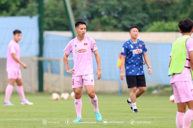 Đỗ Hùng Dũng trong buổi tập chiều 2-9 cùng ĐT Việt Nam