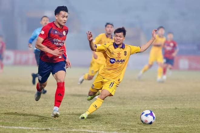CLB Công an Hà Nội bị SLNA chia điểm với trận hòa 1-1 CLB Công an Hà Nội bị SLNA chia điểm với trận hòa 1-1