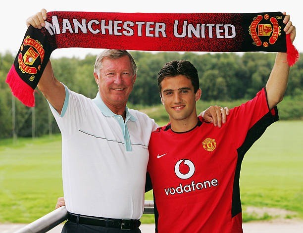 Sir Alex Ferguson bất ngờ tái xuất làm HLV ở tuổi 83 2 Sir Alex Ferguson và Giuseppe Rossi ở MU năm 2004