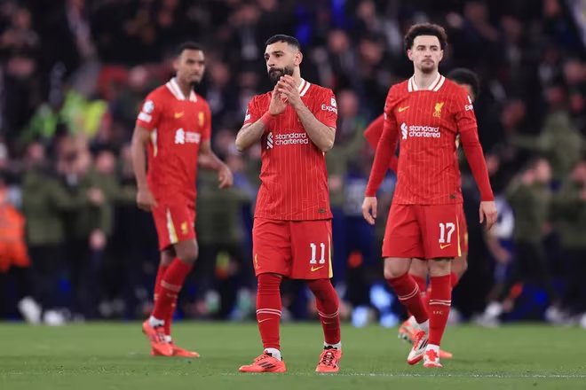 Liverpool dứt mộng thâu tóm các danh hiệu lớn mùa này