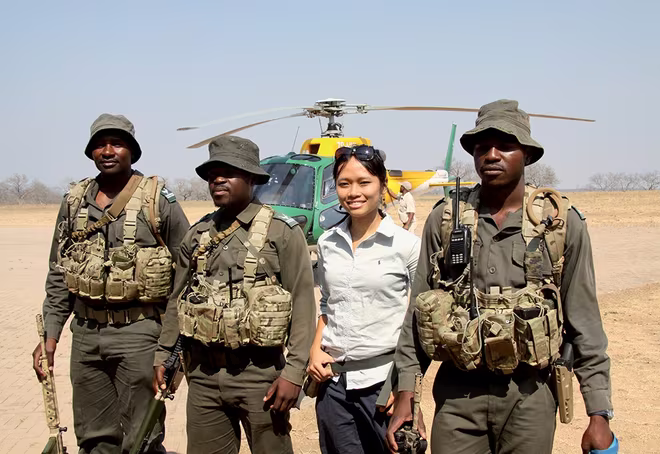 Trang Nguyễn nhận được nhiều giải thưởng về môi trường như "Future for Nature", "100 người phụ nữ có ảnh hưởng nhất năm 2019" của BBC... Trang Nguyễn nhận được nhiều giải thưởng về môi trường như "Future for Nature", "100 người phụ nữ có ảnh hưởng nhất năm 2019" của BBC...