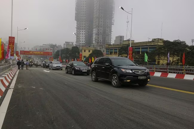 Thông xe cầu vượt Nguyễn Chí Thanh- Láng ảnh 1