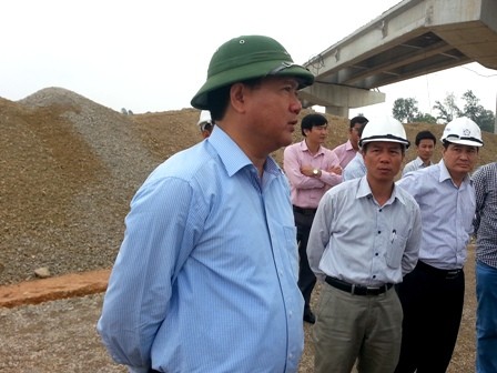 Thí điểm khắc phục hằn lún đường bằng nhựa Polymer ảnh 1 Thí điểm khắc phục hằn lún đường bằng nhựa Polymer ảnh 1