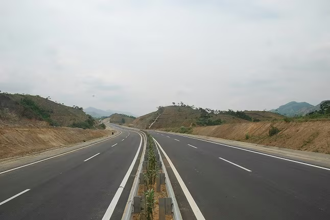 Cao tốc dài nhất Nội Bài- Lào Cai sẽ thông xe vào ngày 21-9 ảnh 1 Cao tốc dài nhất Nội Bài- Lào Cai sẽ thông xe vào ngày 21-9 ảnh 1