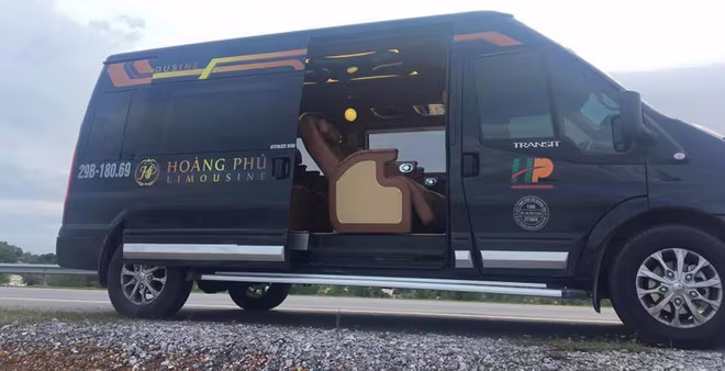 Công ty Hoàng Phú vừa bị Sở GTVT Hà Nội thu hồi phù hiệu của 18 xe hợp đồng vì vi phạm tốc độ Công ty Hoàng Phú vừa bị Sở GTVT Hà Nội thu hồi phù hiệu của 18 xe hợp đồng vì vi phạm tốc độ