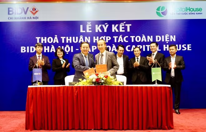 Lãnh đạo BIDV cùng Capital House ký cam kết