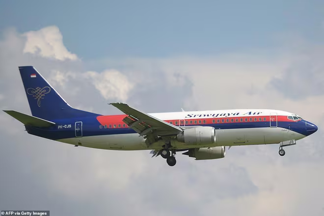 Chuyến bay SJ182 của Sriwijaya Air rơi xuống biển làm 62 người chết Chuyến bay SJ182 của Sriwijaya Air rơi xuống biển làm 62 người chết