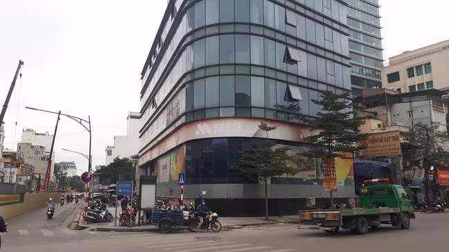 Tiếp tục kéo dài phạm vi rào chắn đường Trần Hưng Đạo, từ Quán Sứ đến Trần Bình Trọng để thi công ga ngầm S12 tuyến metro Nhổn-Ga Hà Nội Tiếp tục kéo dài phạm vi rào chắn đường Trần Hưng Đạo, từ Quán Sứ đến Trần Bình Trọng để thi công ga ngầm S12 tuyến metro Nhổn-Ga Hà Nội