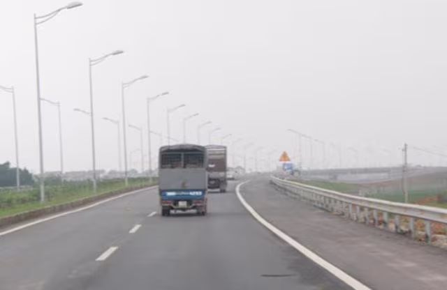 Bộ GTVT cho biết, chưa bố trí được vốn để mở rộng QL39 nối với cao tốc Hà Nội- Hải Phòng Bộ GTVT cho biết, chưa bố trí được vốn để mở rộng QL39 nối với cao tốc Hà Nội- Hải Phòng