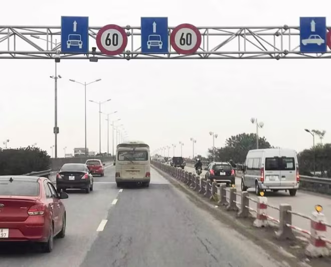 Cầu Thanh Trì sắp được chữa hàng trăm gối dầm Cầu Thanh Trì sắp được chữa hàng trăm gối dầm