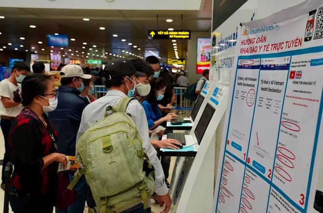 Hành khách cần chủ động hoàn tất khai báo y tế điện tử trước chuyến bay Hành khách cần chủ động hoàn tất khai báo y tế điện tử trước chuyến bay