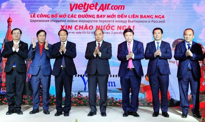 Chủ tịch nước Nguyễn Xuân Phúc cùng lãnh đạo đoàn Việt Nam tham dự lễ công bố các đường bay Chủ tịch nước Nguyễn Xuân Phúc cùng lãnh đạo đoàn Việt Nam tham dự lễ công bố các đường bay