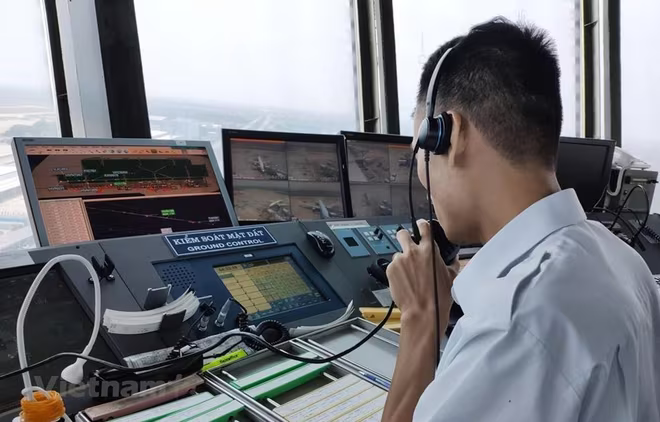 Lãnh đạo VATM khẳng định, sự cố phi công liên lạc 10 lần với kiểm soát viên không lưu không được không ảnh hưởng đến an toàn bay (ảnh minh họa) Lãnh đạo VATM khẳng định, sự cố phi công liên lạc 10 lần với kiểm soát viên không lưu không được không ảnh hưởng đến an toàn bay (ảnh minh họa)
