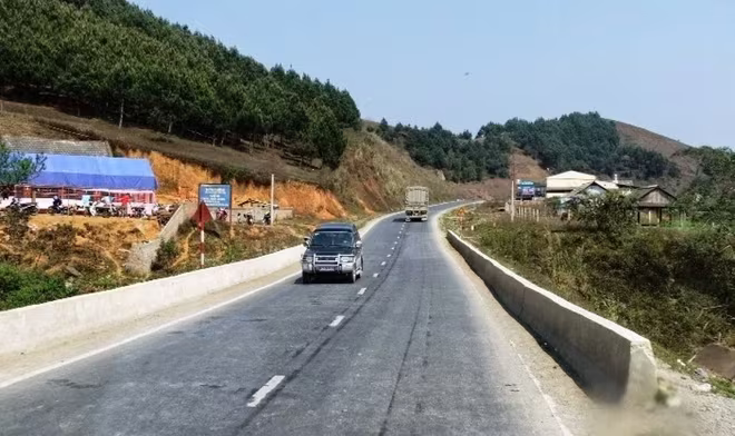 Bộ GTVT cho biết, chưa cân đối được nguồn vốn để nâng cấp, mở rộng quốc lộ 6 qua Mộc Châu, Sơn La Bộ GTVT cho biết, chưa cân đối được nguồn vốn để nâng cấp, mở rộng quốc lộ 6 qua Mộc Châu, Sơn La