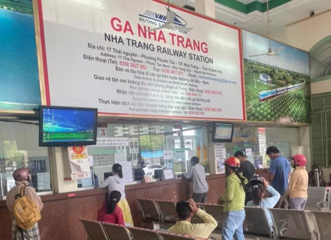 Đường sắt mở bán thêm 7.000 vé tàu Tết Giáp Thìn Đường sắt mở bán thêm 7.000 vé tàu Tết Giáp Thìn