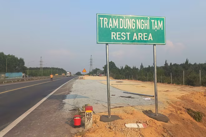 Nhiều dự án thành phần cao tốc Bắc- Nam hiện phải tổ chức trạm dừng nghỉ tạm Nhiều dự án thành phần cao tốc Bắc- Nam hiện phải tổ chức trạm dừng nghỉ tạm