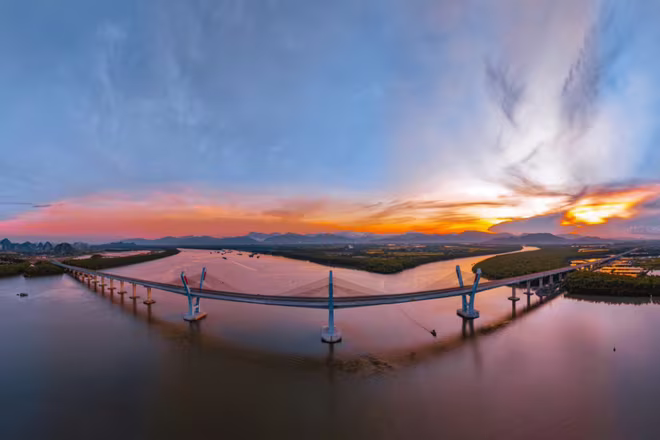 Cầu Bến Rừng nối TP Hải Phòng với Quảng Ninh vừa được thông xe Cầu Bến Rừng nối TP Hải Phòng với Quảng Ninh vừa được thông xe