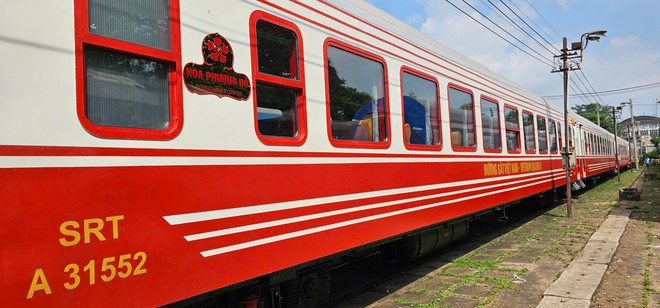 Tàu Hoa Phượng Đỏ chạy trên lý trình Hà Nội- Hải Phòng từ 10/5 tới đây