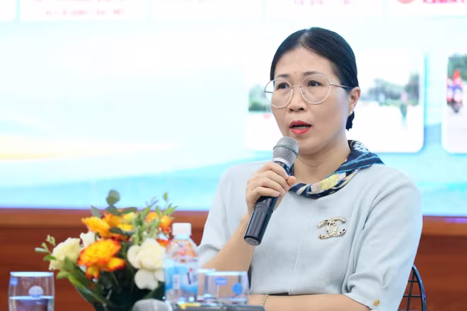 Bà Nguyễn Thị Thanh Thủy - Chánh Văn phòng Ban ATGT TP Hà Nội mong muốn mỗi sinh viên trở thành một "tuyên truyền viên" về văn hoá ATGT Bà Nguyễn Thị Thanh Thủy - Chánh Văn phòng Ban ATGT TP Hà Nội mong muốn mỗi sinh viên trở thành một "tuyên truyền viên" về văn hoá ATGT