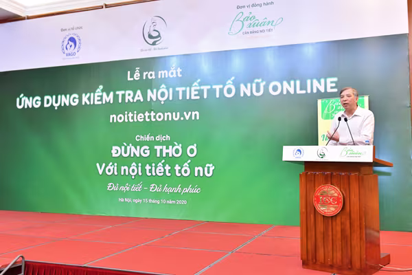 PGS. TS Vũ Bá Quyết, Nguyên Giám đốc Bệnh viện Phụ sản Trung ương, Phó Chủ tịch Hội Phụ sản Việt Nam phát biểu