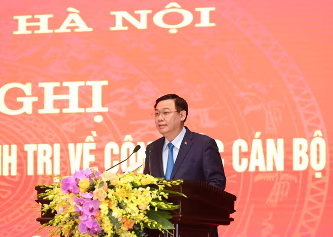 Bí thư Thành ủy Vương Đình Huệ phát biểu tại hội nghị