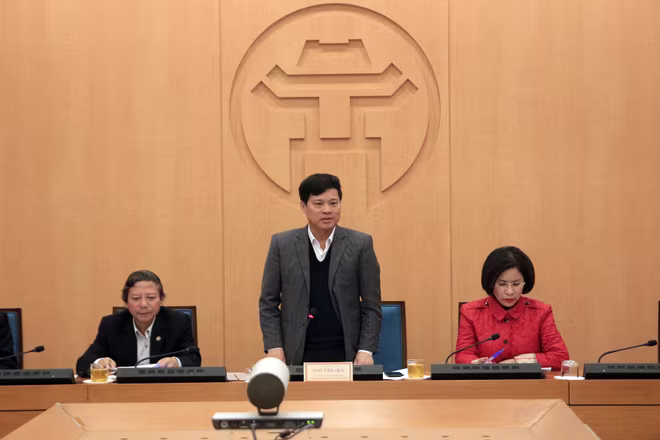 Ông Ngô Văn Quý, thay mặt Ban Chỉ đạo phòng dịch bệnh Covid-19 TP phát biểu tại phiên họp Ông Ngô Văn Quý, thay mặt Ban Chỉ đạo phòng dịch bệnh Covid-19 TP phát biểu tại phiên họp