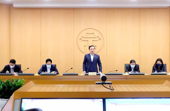 Phó Chủ tịch UBND TP Chử Xuân Dũng phát biểu kết luận phiên họp