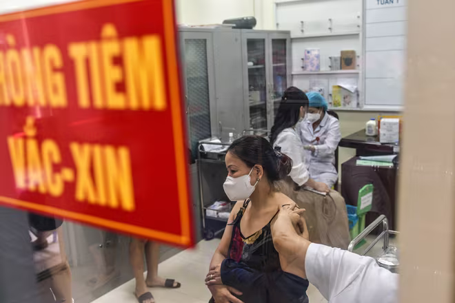 Tất cả các loại vaccine được sử dụng ở Việt Nam đều đã được Tổ chức Y tế thế giới phê duyệt về tính hiệu lực và an toàn. Tất cả các loại vaccine được sử dụng ở Việt Nam đều đã được Tổ chức Y tế thế giới phê duyệt về tính hiệu lực và an toàn.