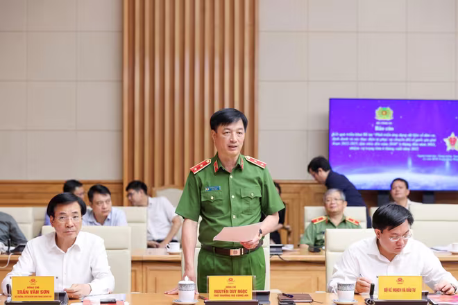 Trung tướng Nguyễn Duy Ngọc, Thứ trưởng Bộ Công an phát biểu tại hội nghị Trung tướng Nguyễn Duy Ngọc, Thứ trưởng Bộ Công an phát biểu tại hội nghị