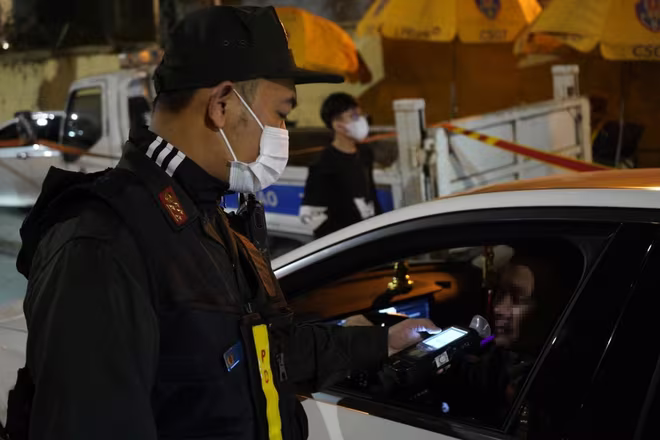 CATP Hà Nội xử lý nghiêm các vi phạm an toàn giao thông CATP Hà Nội xử lý nghiêm các vi phạm an toàn giao thông