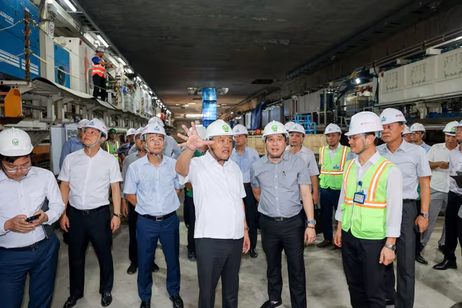 Chủ tịch UBND TP Trần Sỹ Thanh kiểm tra công tác thi công khoan ngầm tại gói thầu CP03 của dự án đường sắt đô thị Nhổn - Ga Hà Nội Chủ tịch UBND TP Trần Sỹ Thanh kiểm tra công tác thi công khoan ngầm tại gói thầu CP03 của dự án đường sắt đô thị Nhổn - Ga Hà Nội