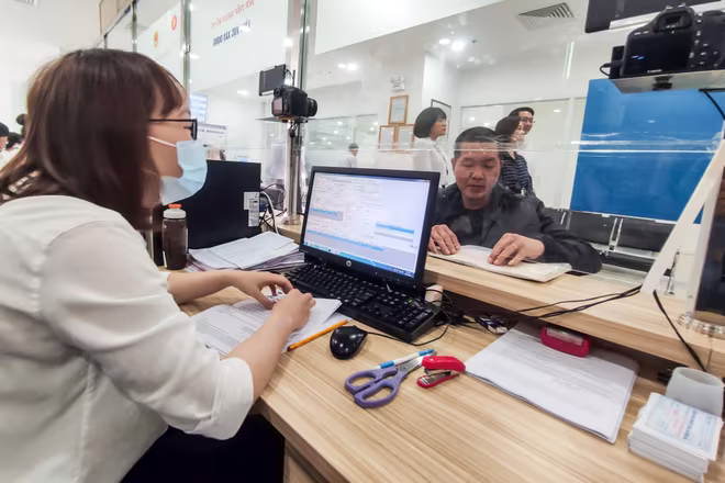 UBND TP Hà Nội yêu cầu các đơn vị nghiên cứu, đề xuất phương thức sử dụng chữ ký số của công dân, tổ chức trong quy trình thực hiện các dịch vụ công trực tuyến của thành phố. UBND TP Hà Nội yêu cầu các đơn vị nghiên cứu, đề xuất phương thức sử dụng chữ ký số của công dân, tổ chức trong quy trình thực hiện các dịch vụ công trực tuyến của thành phố.