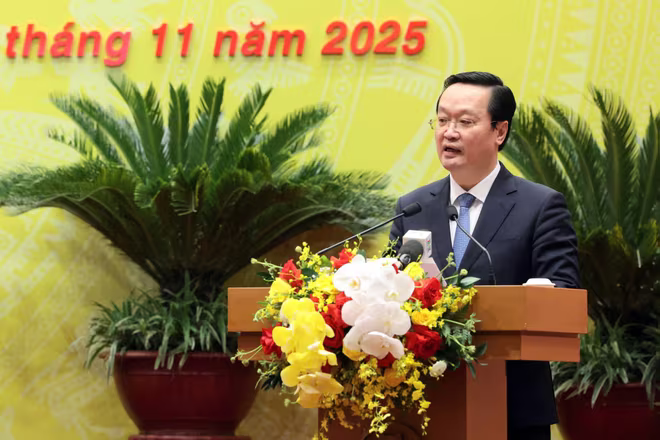 Tân Chủ tịch UBND TP Hà Nội Nguyễn Đức Trung phát biểu nhận nhiệm vụ