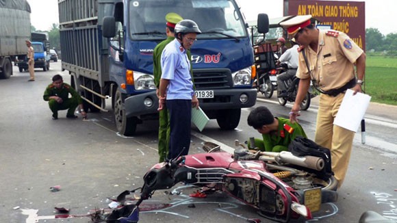Nửa tháng, 244 người thiệt mạng vì tai nạn giao thông ảnh 1 Nửa tháng, 244 người thiệt mạng vì tai nạn giao thông ảnh 1