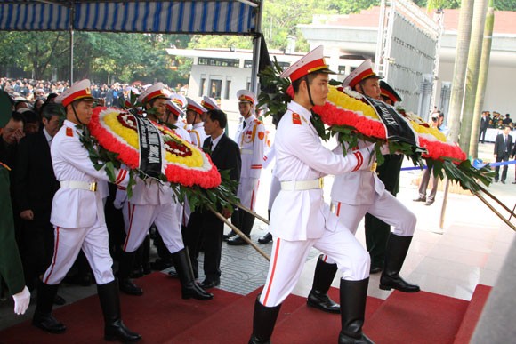 Những người cuối cùng được vào viếng Đại tướng Võ Nguyên Giáp ảnh 7 Những người cuối cùng được vào viếng Đại tướng Võ Nguyên Giáp ảnh 7