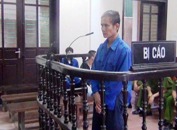 Giảm án cho kẻ dùng búa đánh chết vợ hờ ảnh 1 Giảm án cho kẻ dùng búa đánh chết vợ hờ ảnh 1