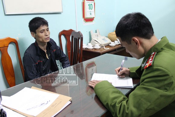 Đối tượng trốn lệnh truy nã bị phát hiện khi đang "phê" ma túy ảnh 1 Đối tượng trốn lệnh truy nã bị phát hiện khi đang "phê" ma túy ảnh 1
