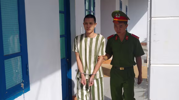 Đối tượng cướp tài sản, thu tiền bảo kê sa lưới ảnh 1 Đối tượng cướp tài sản, thu tiền bảo kê sa lưới ảnh 1