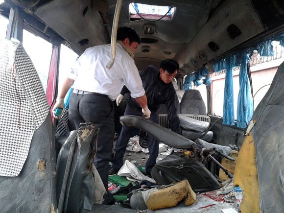 Xe khách phát nổ làm 2 người chết, hơn 10 người thương vong là “xe dù” ảnh 2 Xe khách phát nổ làm 2 người chết, hơn 10 người thương vong là “xe dù” ảnh 2