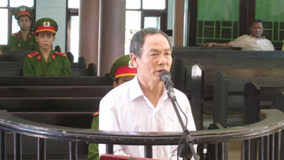 Xét xử đối tượng chuyện gây mê tài xế, cướp xe ô tô ảnh 1 Xét xử đối tượng chuyện gây mê tài xế, cướp xe ô tô ảnh 1