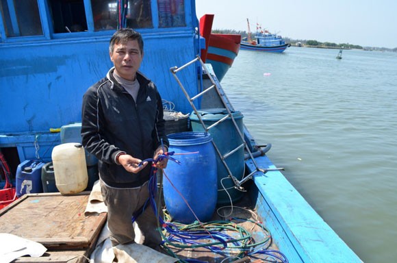 Thêm một tàu cá bị tàu Trung Quốc tấn công, lấy tài sản ở Hoàng Sa ảnh 1 Thêm một tàu cá bị tàu Trung Quốc tấn công, lấy tài sản ở Hoàng Sa ảnh 1