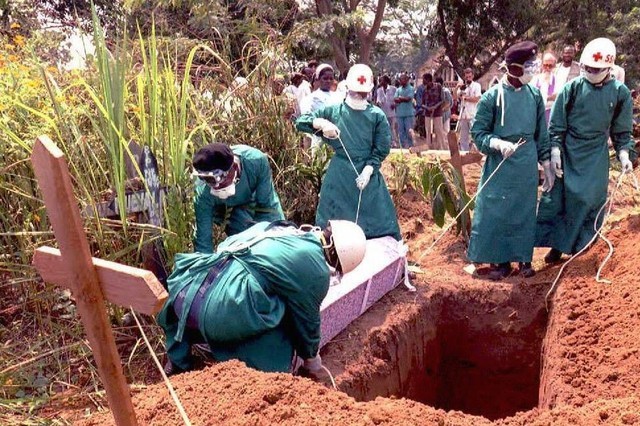 Những hình ảnh khủng khiếp về dịch bệnh Ebola ảnh 11 Những hình ảnh khủng khiếp về dịch bệnh Ebola ảnh 11