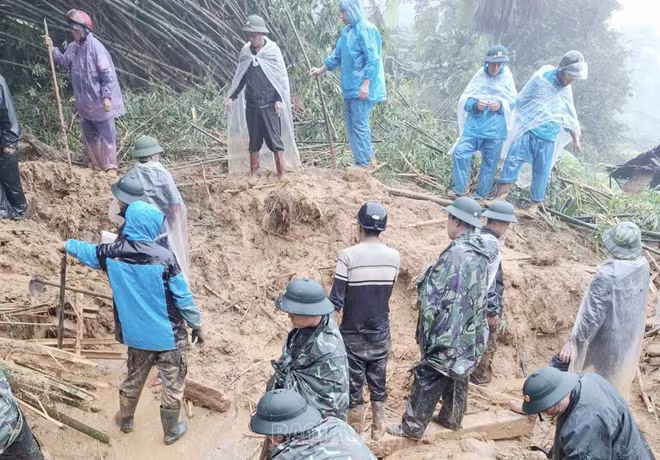 Lực lượng chức năng nỗ lực tìm kiếm nạn nhân mất tích Lực lượng chức năng nỗ lực tìm kiếm nạn nhân mất tích