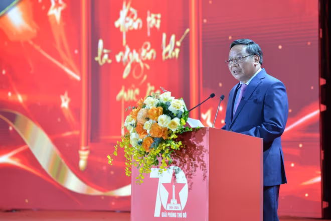 Phó Bí thư Thành ủy Hà Nội Nguyễn Văn Phong phát biểu Phó Bí thư Thành ủy Hà Nội Nguyễn Văn Phong phát biểu